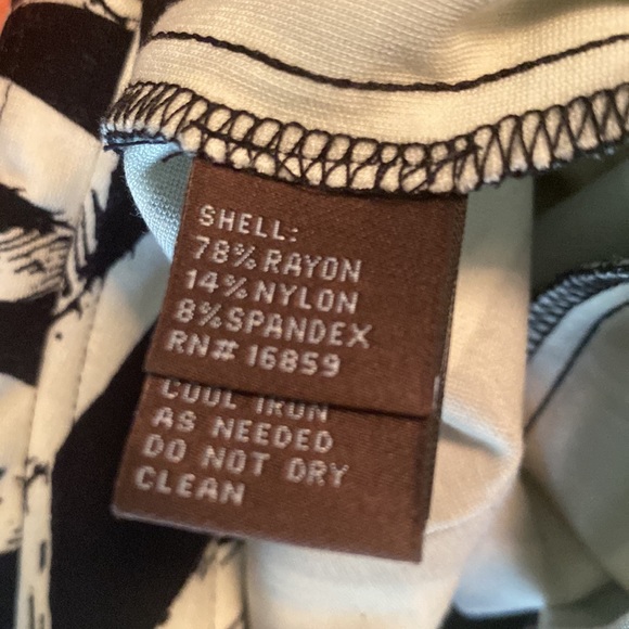 J. McLaughlin Black & Ivory Lattice Stretch Skinny Pants - 4 - Picture 10 of 12